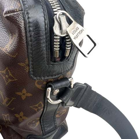 Louis Vuitton Messenger shoulder bag in brown monogram canvas and black leather
