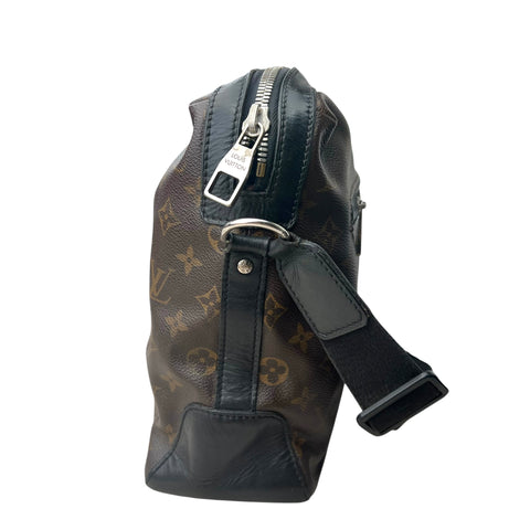 Louis Vuitton Messenger shoulder bag in brown monogram canvas and black leather