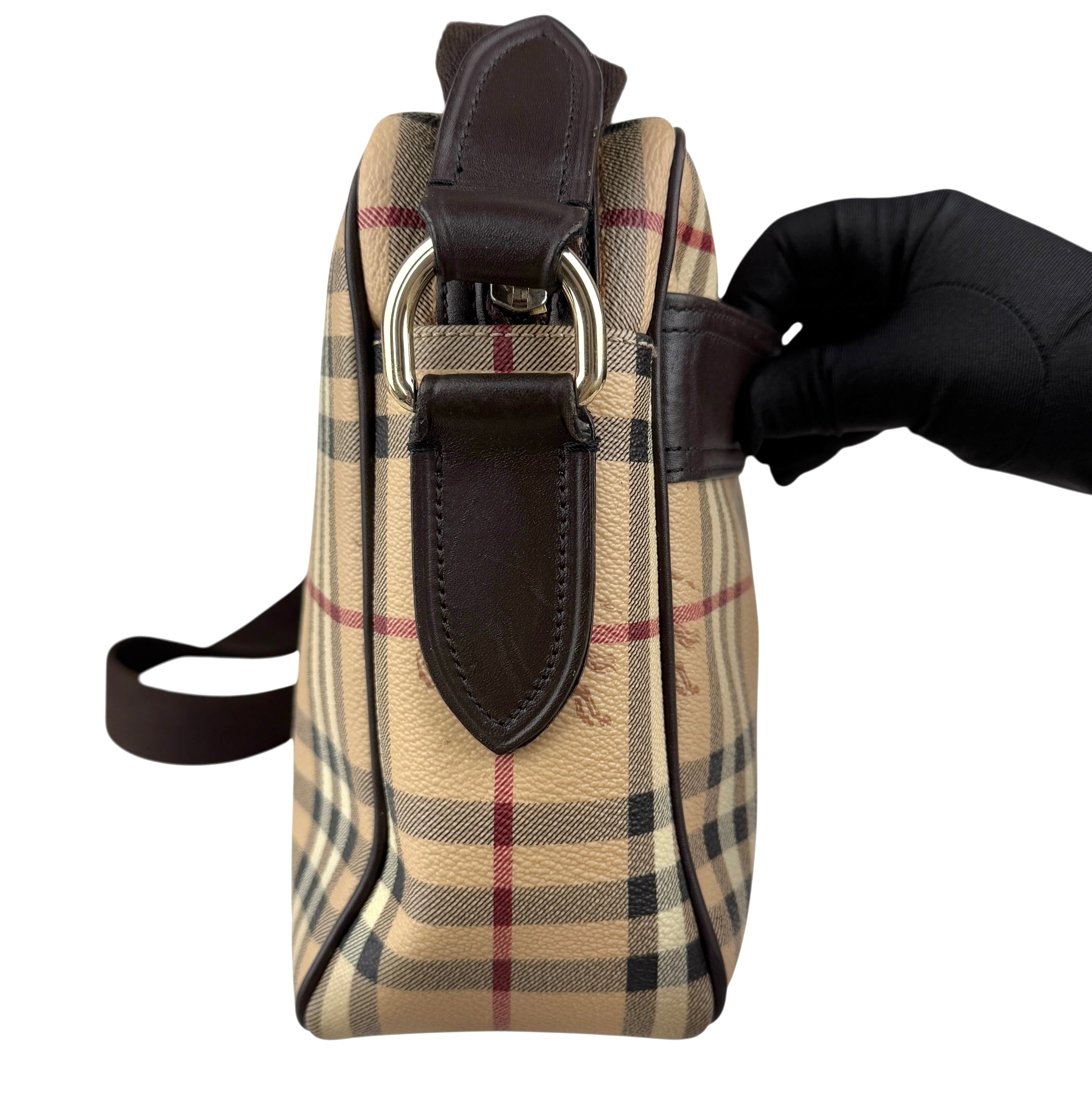 burberry house check shoulder bag left