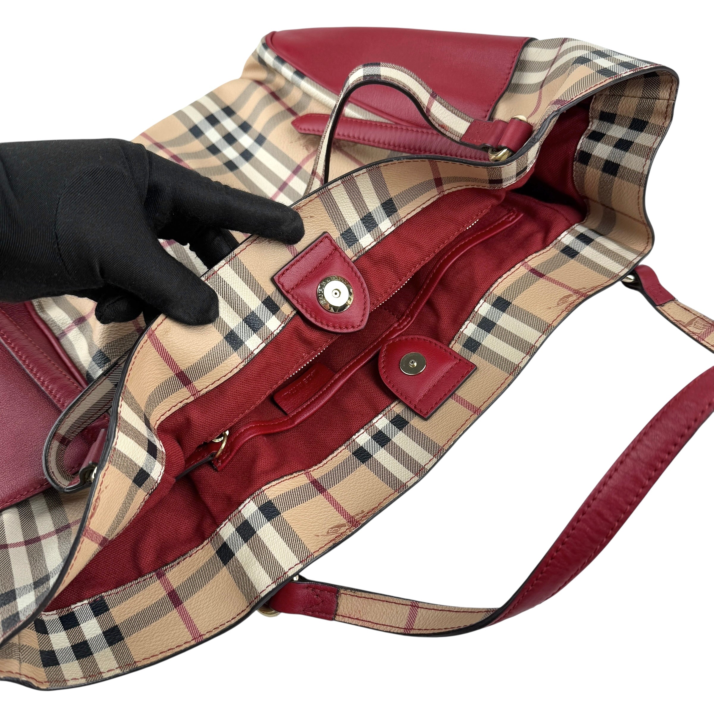 burberry leather trimmed haymarket check coated canvas canterbury tote bag inside pocket detail