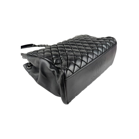 Chanel Black Quilted Iridescent Calfskin Leather Medium Tote Bag