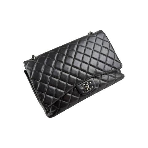 Chanel Classic Maxi flap shoulder bag