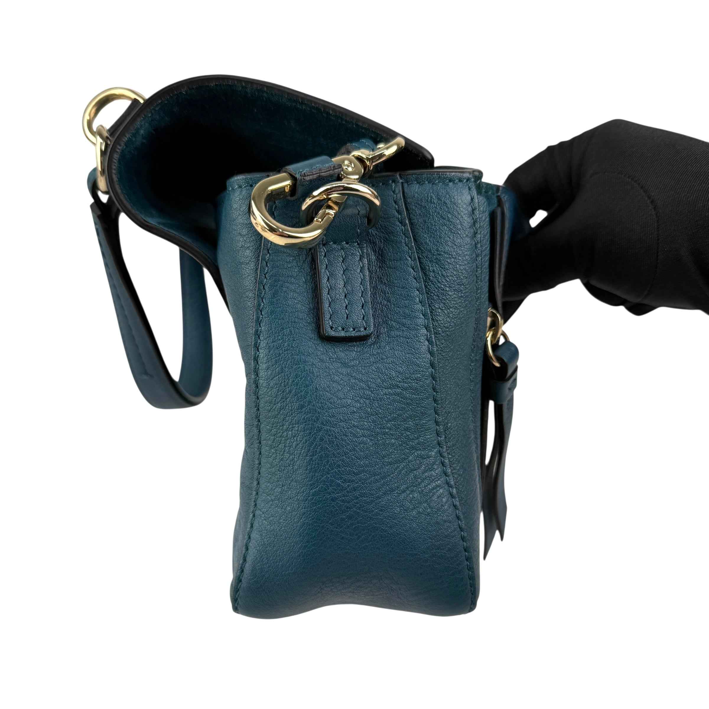 chloe leather faye shoulder bag blue left