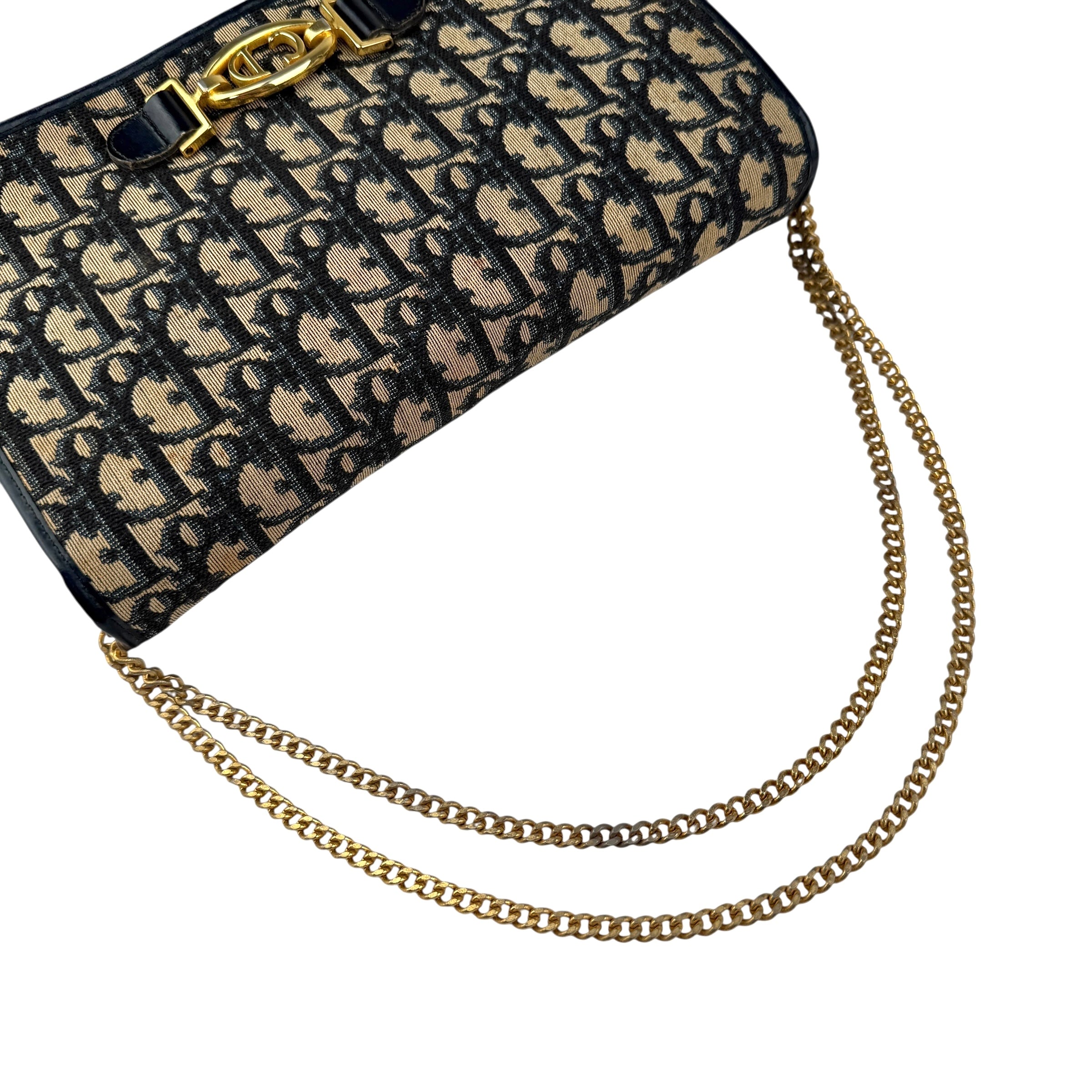 christian dior oblique jacquard chain handbag handle detail