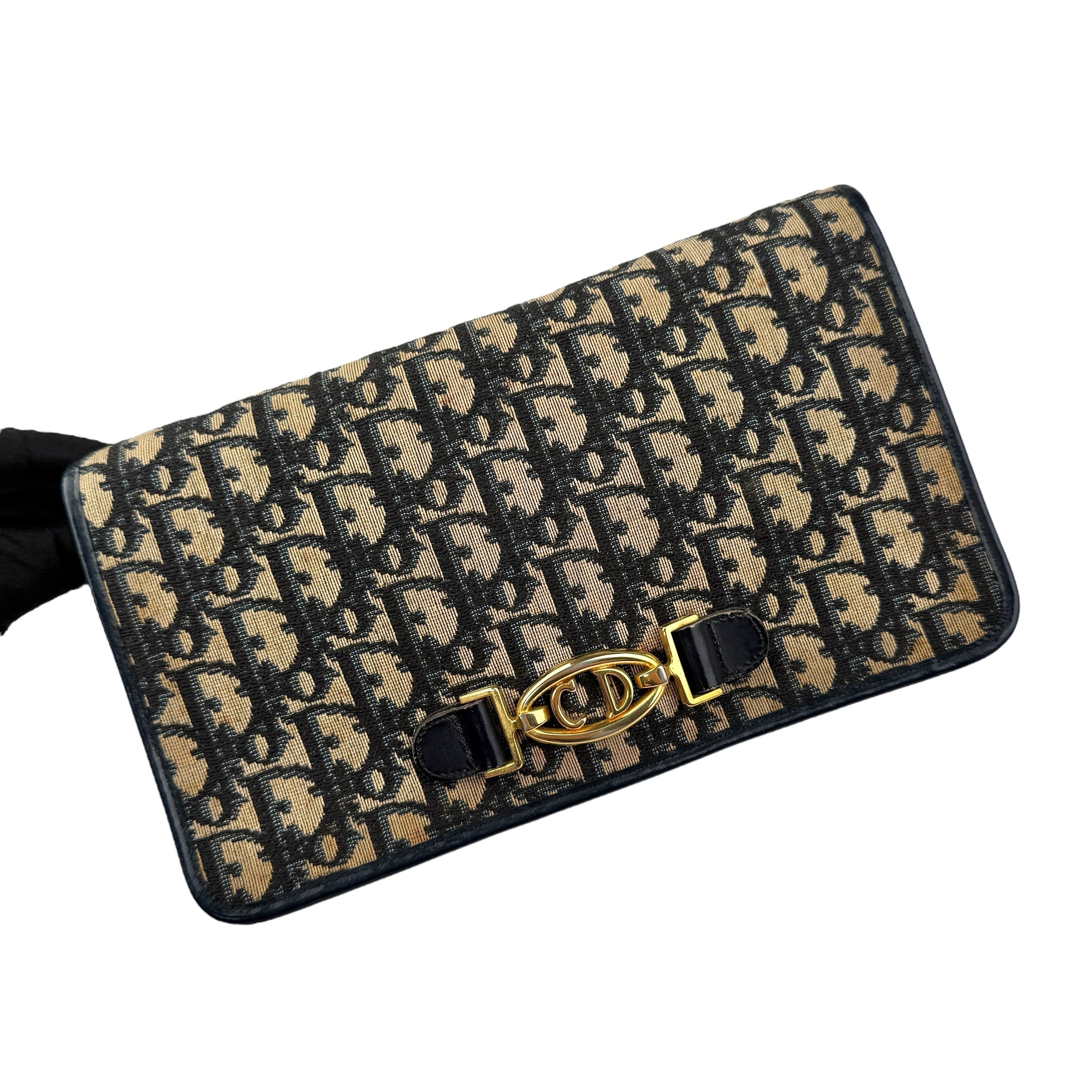 christian dior oblique jacquard chain handbag left front 45