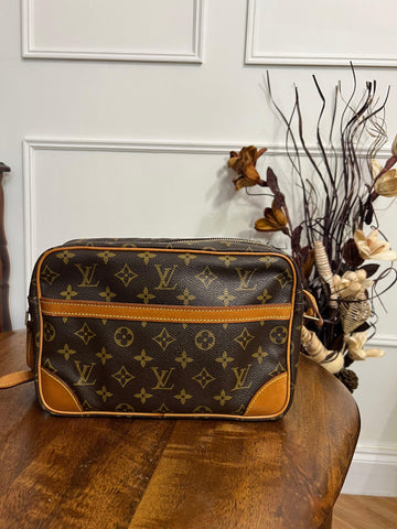 Louis Vuitton Trocadéro Leather Handbag - Loop Vintage