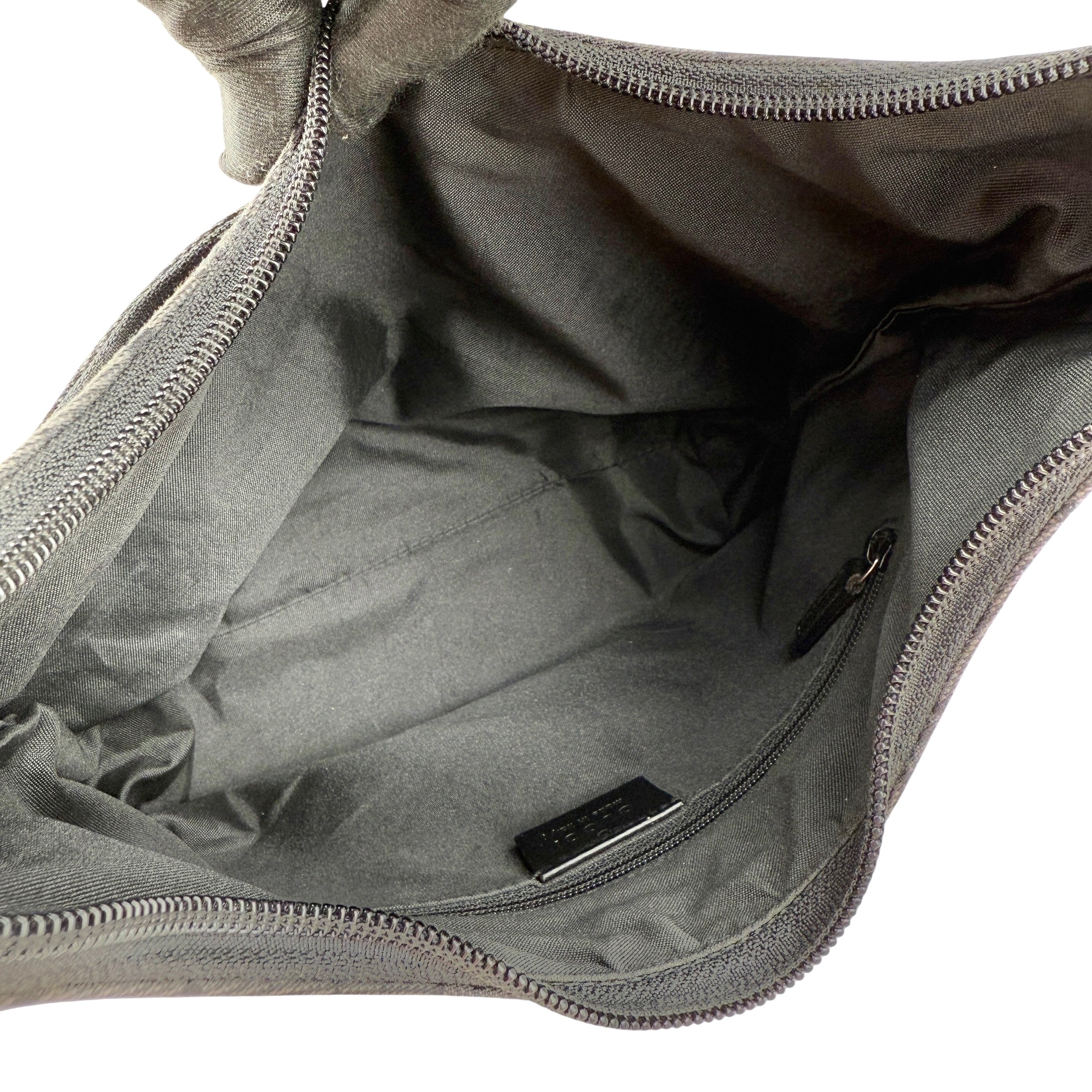 gucci gg canvas shoulder bag black left back 45