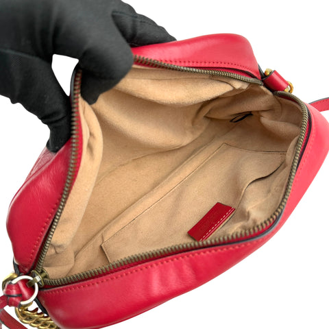 gucci gg marmont matelasse shoulder bag inside