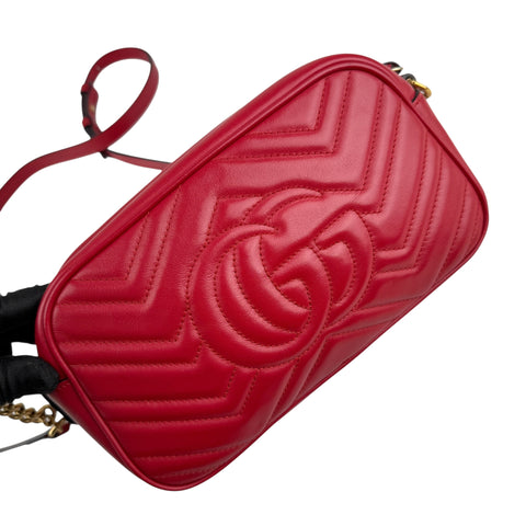 gucci gg marmont matelasse shoulder bag left back 45