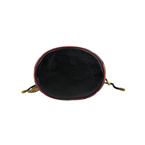gucci gg marmont mini bucket bag bottom