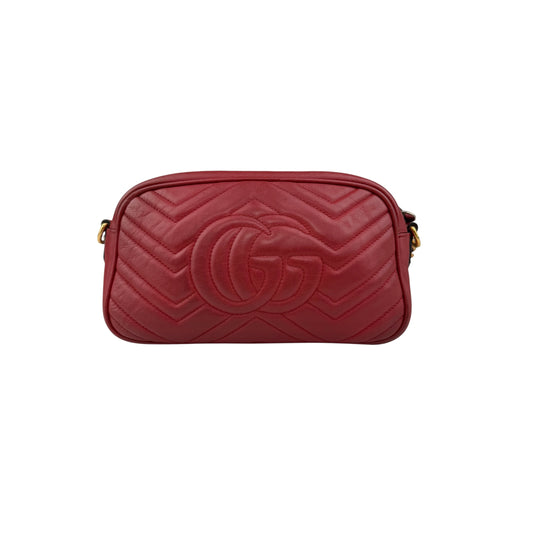 gucci red quilted leather marmont matelasse camera bag back