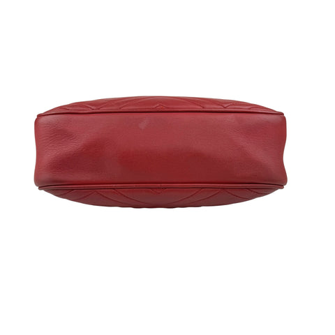 gucci red quilted leather marmont matelasse camera bag bottom