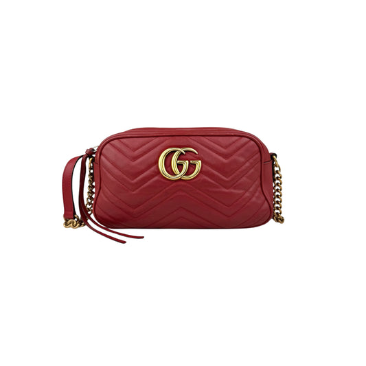 gucci red quilted leather marmont matelasse camera bag front