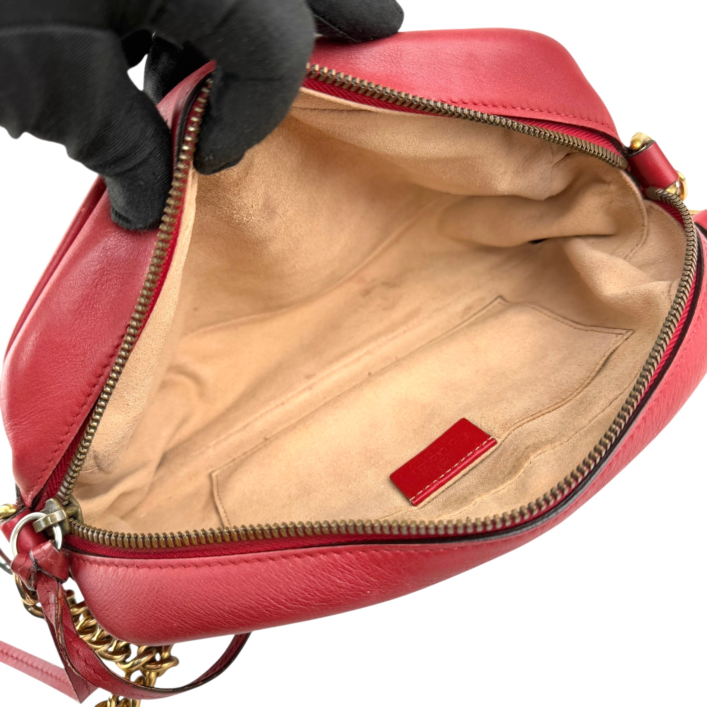 gucci red quilted leather marmont matelasse camera bag inside