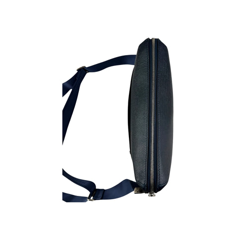 Louis Vuitton Taiga Grigori Messenger