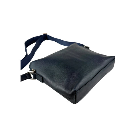 Louis Vuitton Taiga Grigori Messenger
