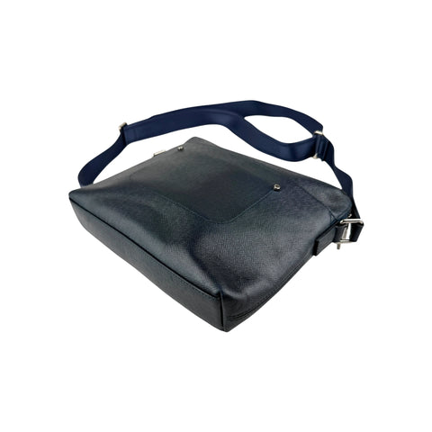Louis Vuitton Taiga Grigori Messenger