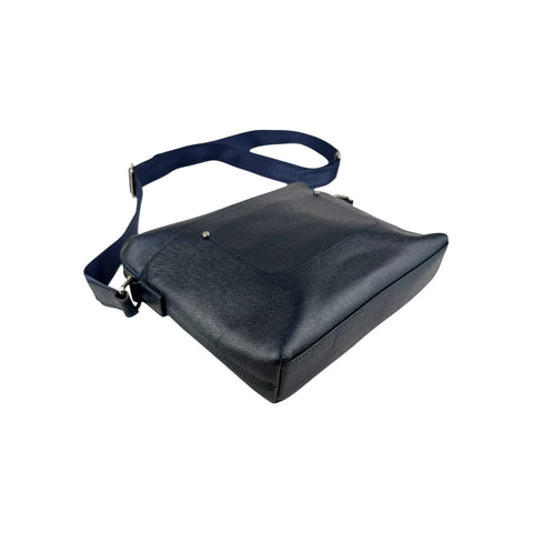 Louis Vuitton Taiga Grigori Messenger