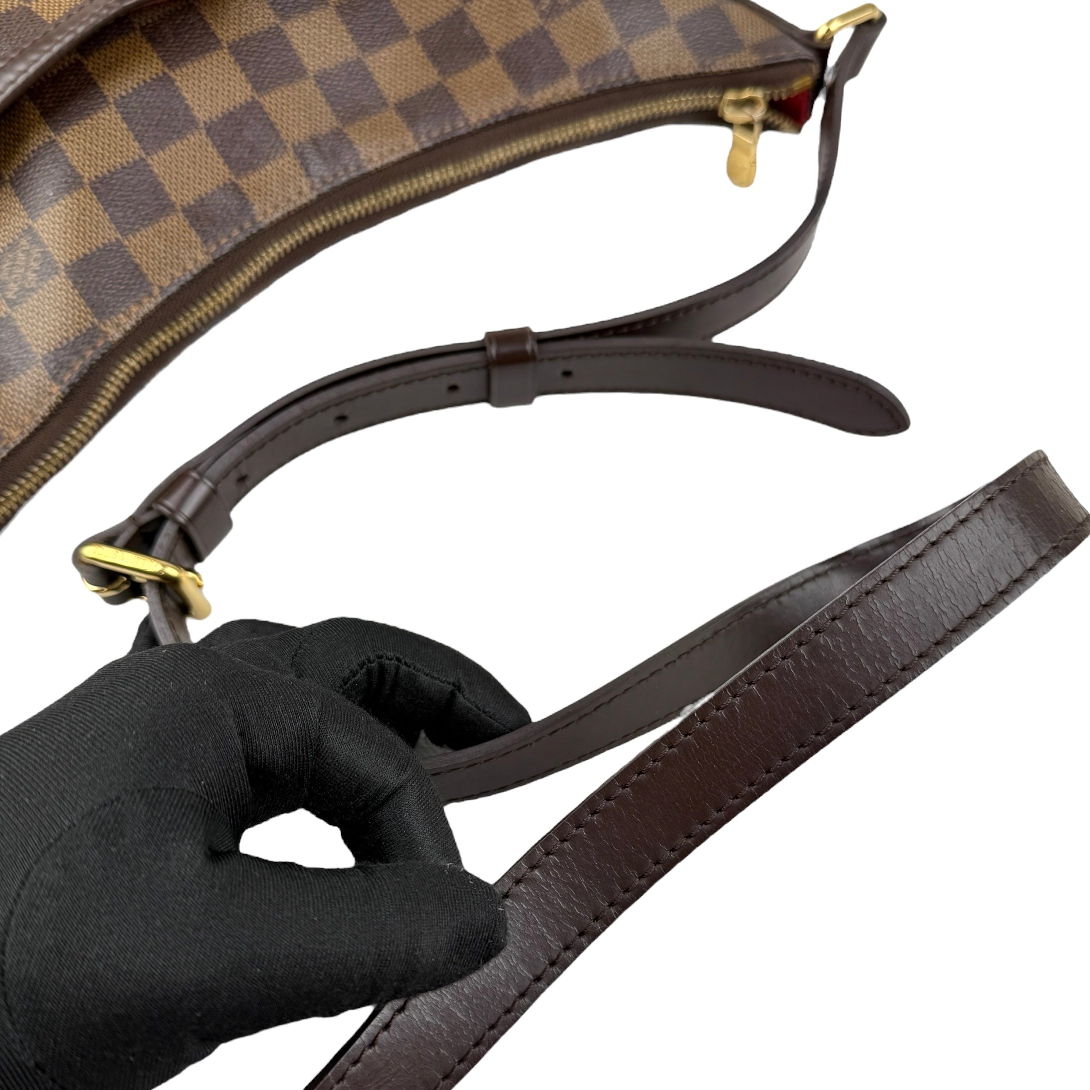 louis vuitton bloomsbury crossbody brown canvas handle detail