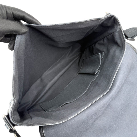 louis vuitton daniel messenger bag 1 inside