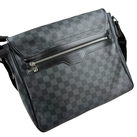 louis vuitton daniel messenger bag 1 left back 45