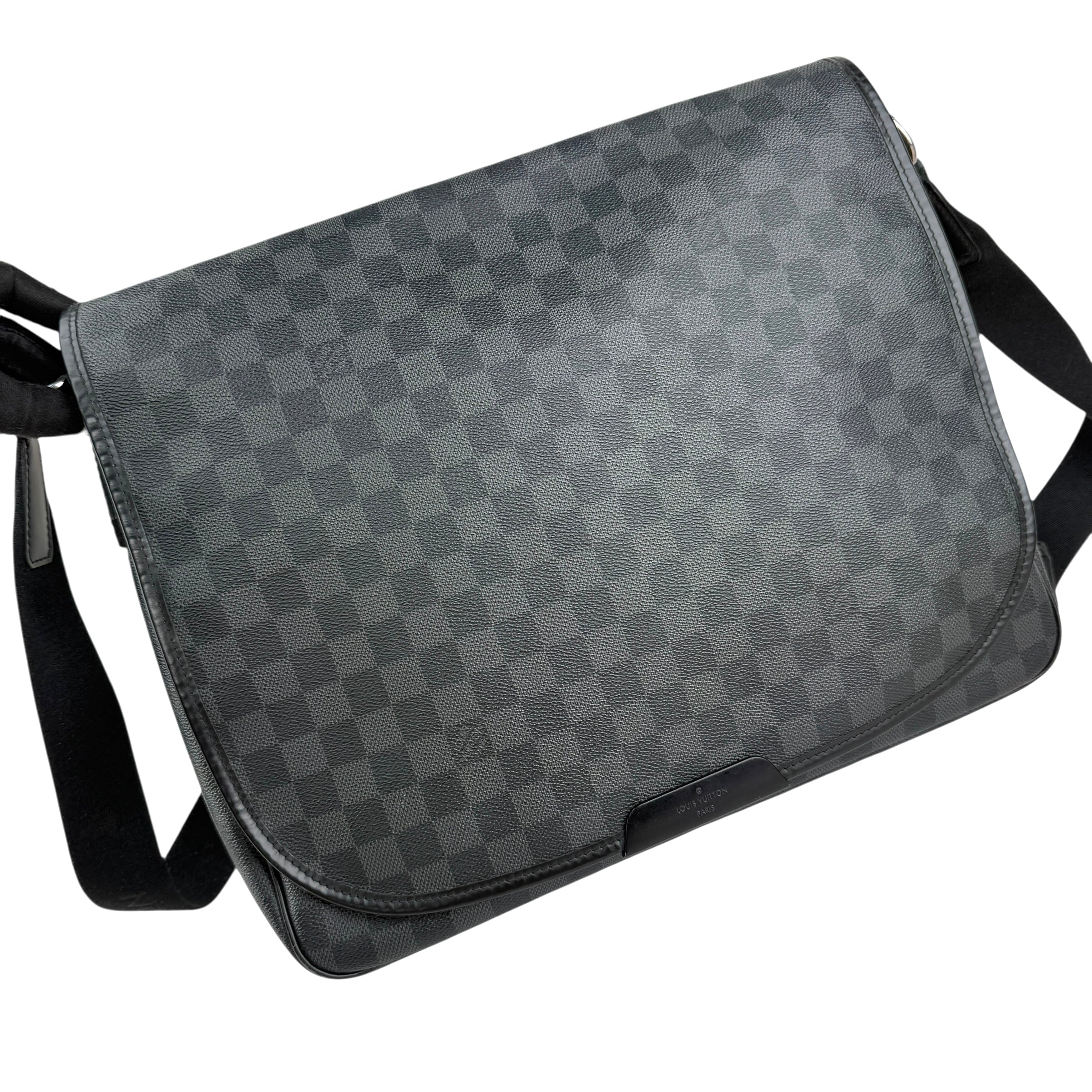 louis vuitton daniel messenger bag left front 45