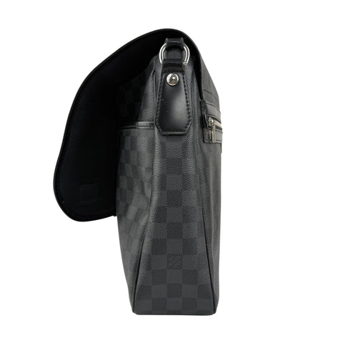 louis vuitton daniel messenger bag left