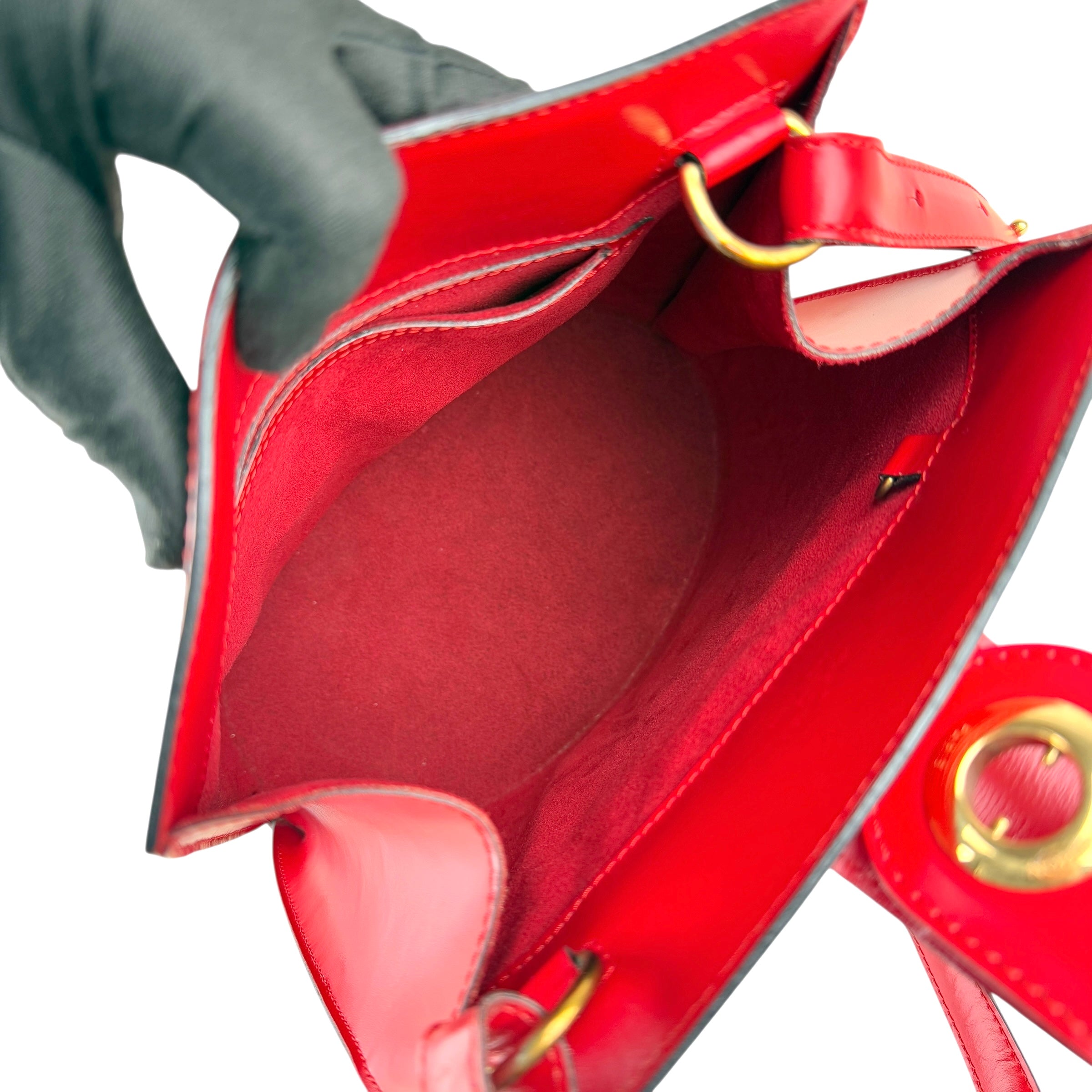 louis vuitton epi cluny shoulder bag red inside