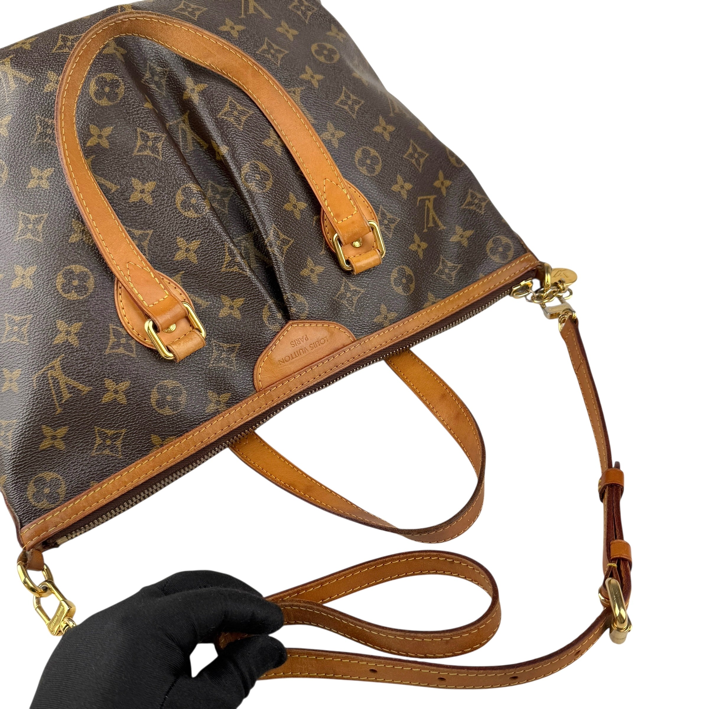 louis vuitton monogram canvas palermo bag handle detail